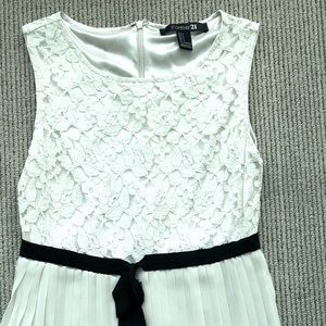 Dress. Party. Lace. Like new. Brand: Forever 21